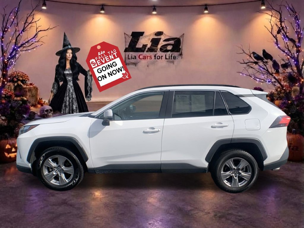 Used 2025 Toyota RAV4 XLE AWD/4WD image 7