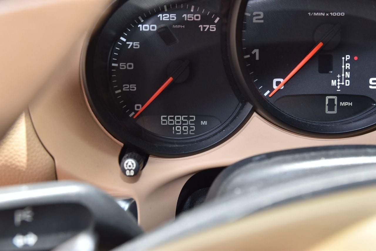 Used 2013 Porsche Boxster w/ Infotainment Pkg RWD image 9