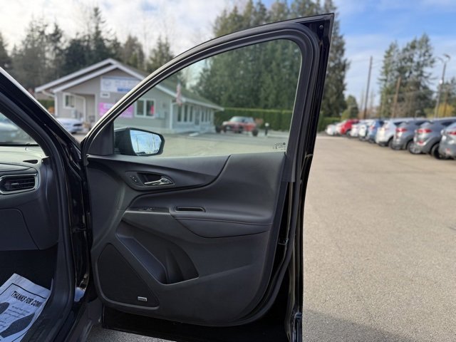 Used 2024 Chevrolet Equinox RS w/ RS Leather Package image 27