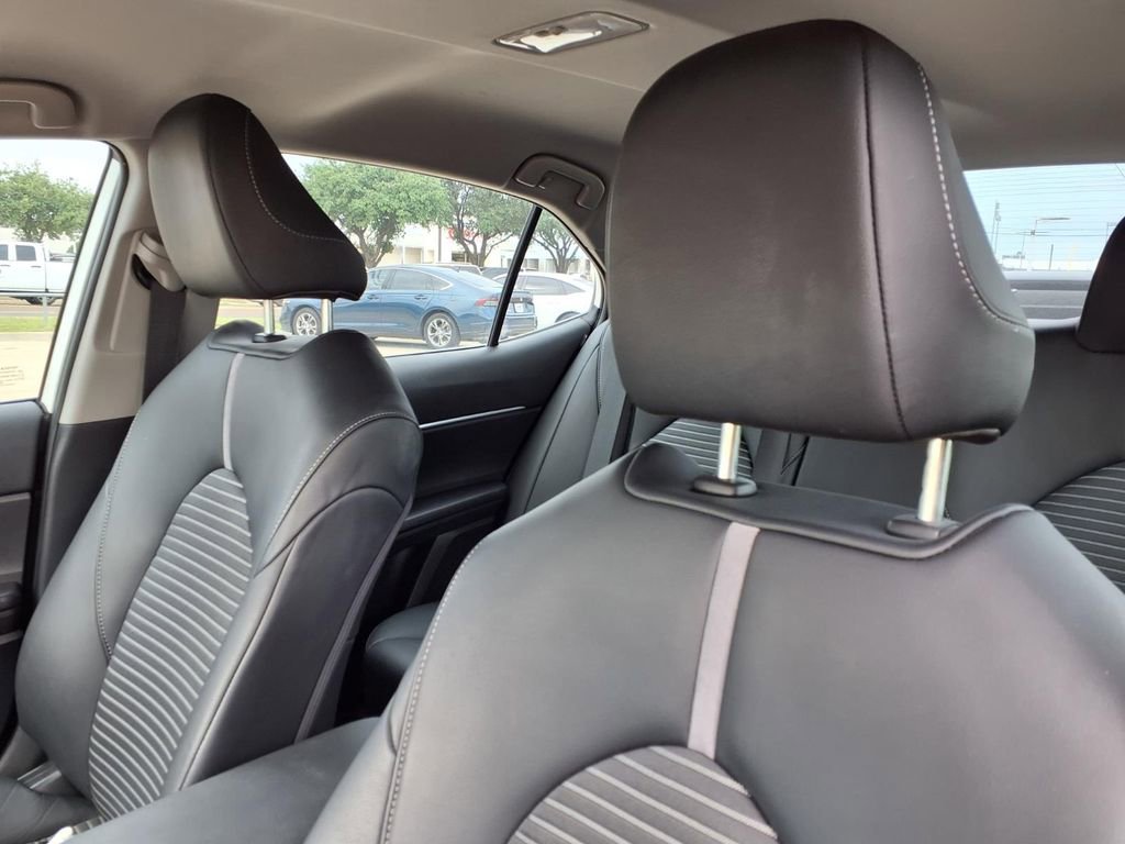 Used 2023 Toyota Camry SE image 17