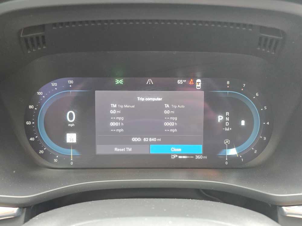 Used 2023 Volvo XC60 B5 Plus AWD/4WD image 21