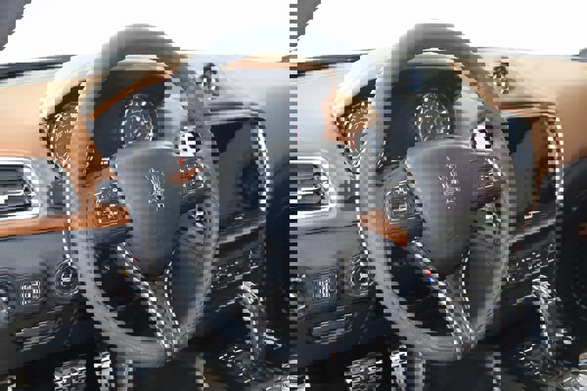 Used 2022 Maserati Ghibli Modena image 6