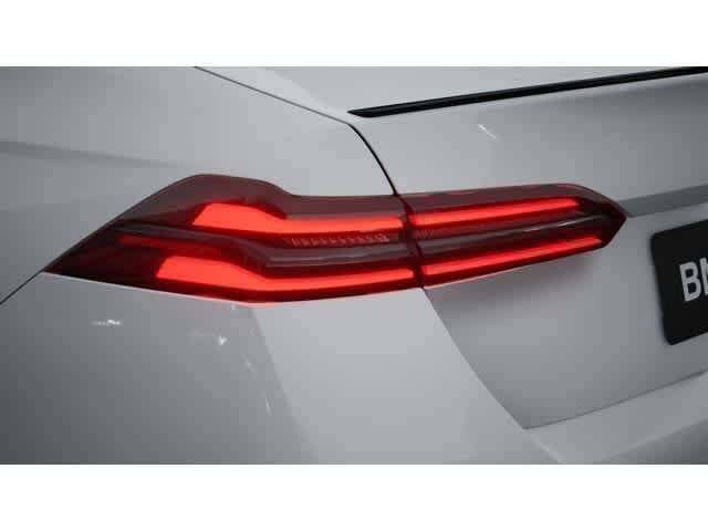 Used 2026 BMW 530i w/ M Sport Package RWD image 8