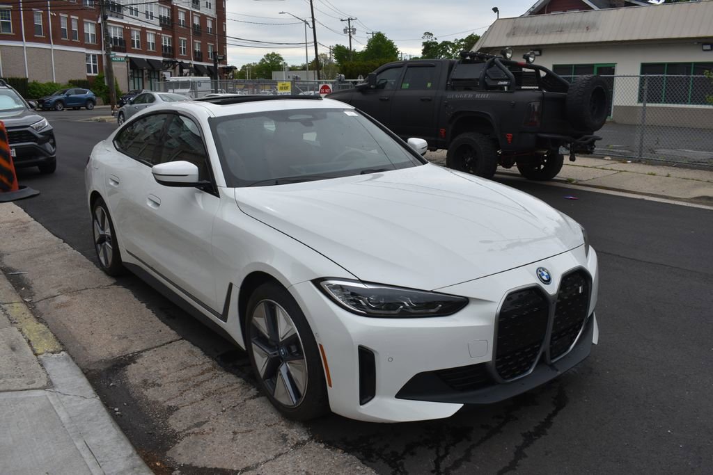 Used 2023 BMW i4 eDrive35 RWD image 4