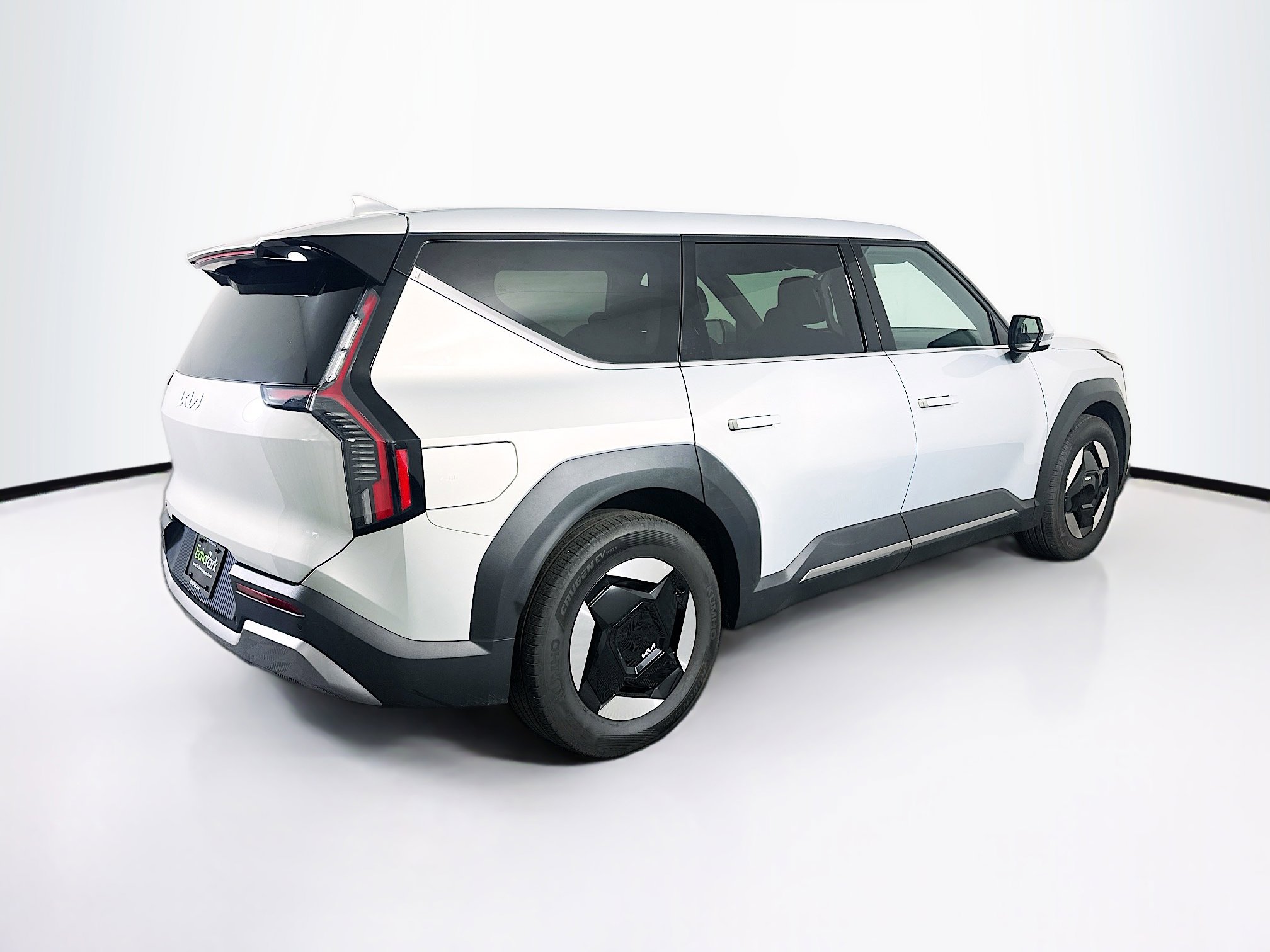 Used 2024 Kia EV9 Light Long Range RWD image 9