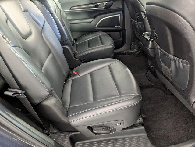 Used 2025 Kia Telluride S image 32