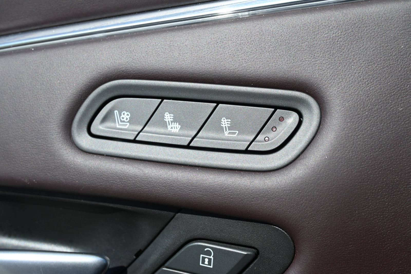 Certified 2023 Cadillac Escalade ESV Sport Platinum AWD/4WD image 16
