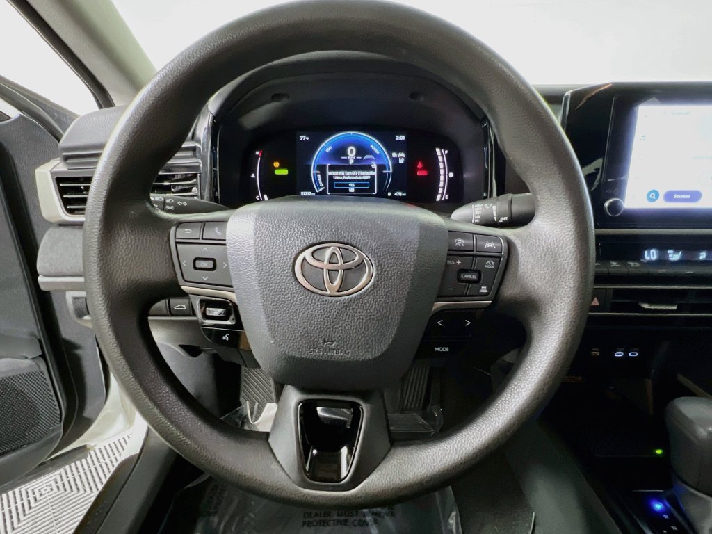 Used 2025 Toyota Camry LE FWD image 15