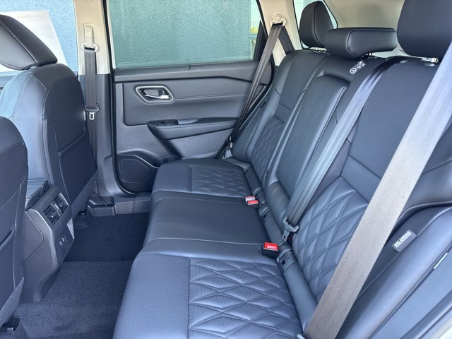New 2026 Nissan Rogue Platinum AWD/4WD image 6