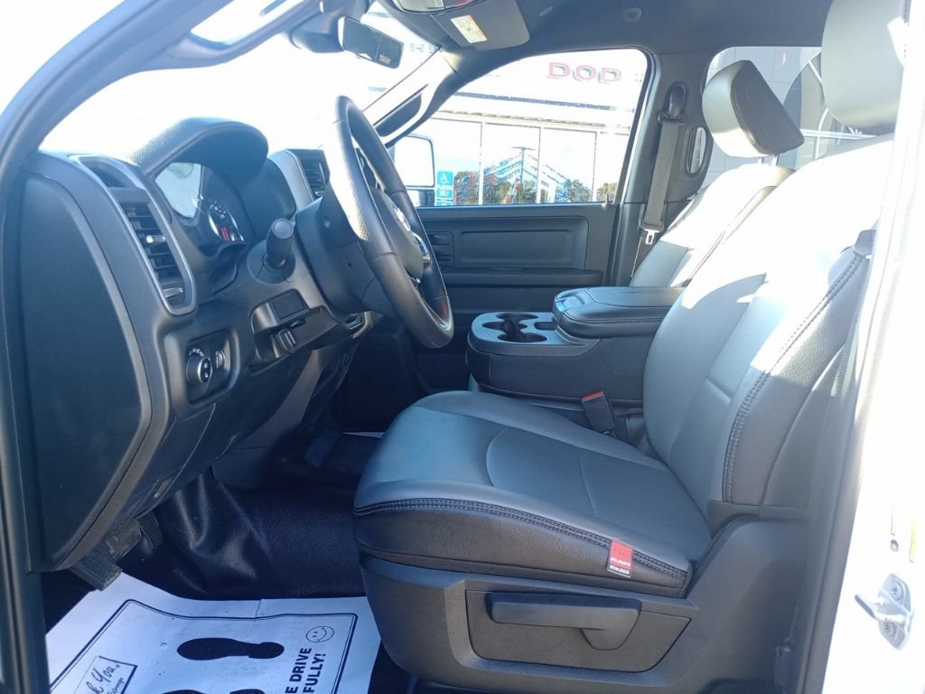Used 2025 RAM 2500 Tradesman w/ Chrome Appearance Group AWD/4WD image 11