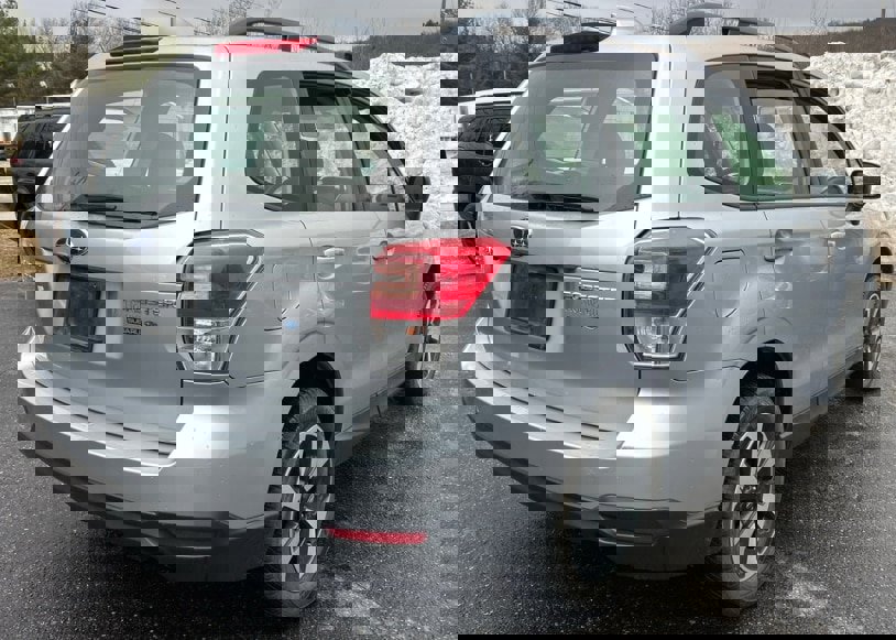 Used 2018 Subaru Forester 2.5i w/ Alloy Wheel Package image 9