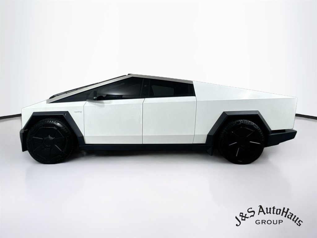 Used 2024 Tesla Cybertruck Cyberbeast AWD/4WD image 4