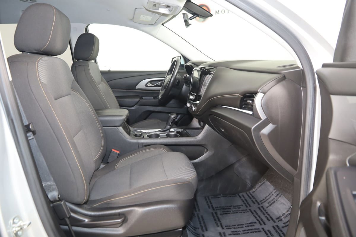 Used 2018 Chevrolet Traverse LT FWD image 12