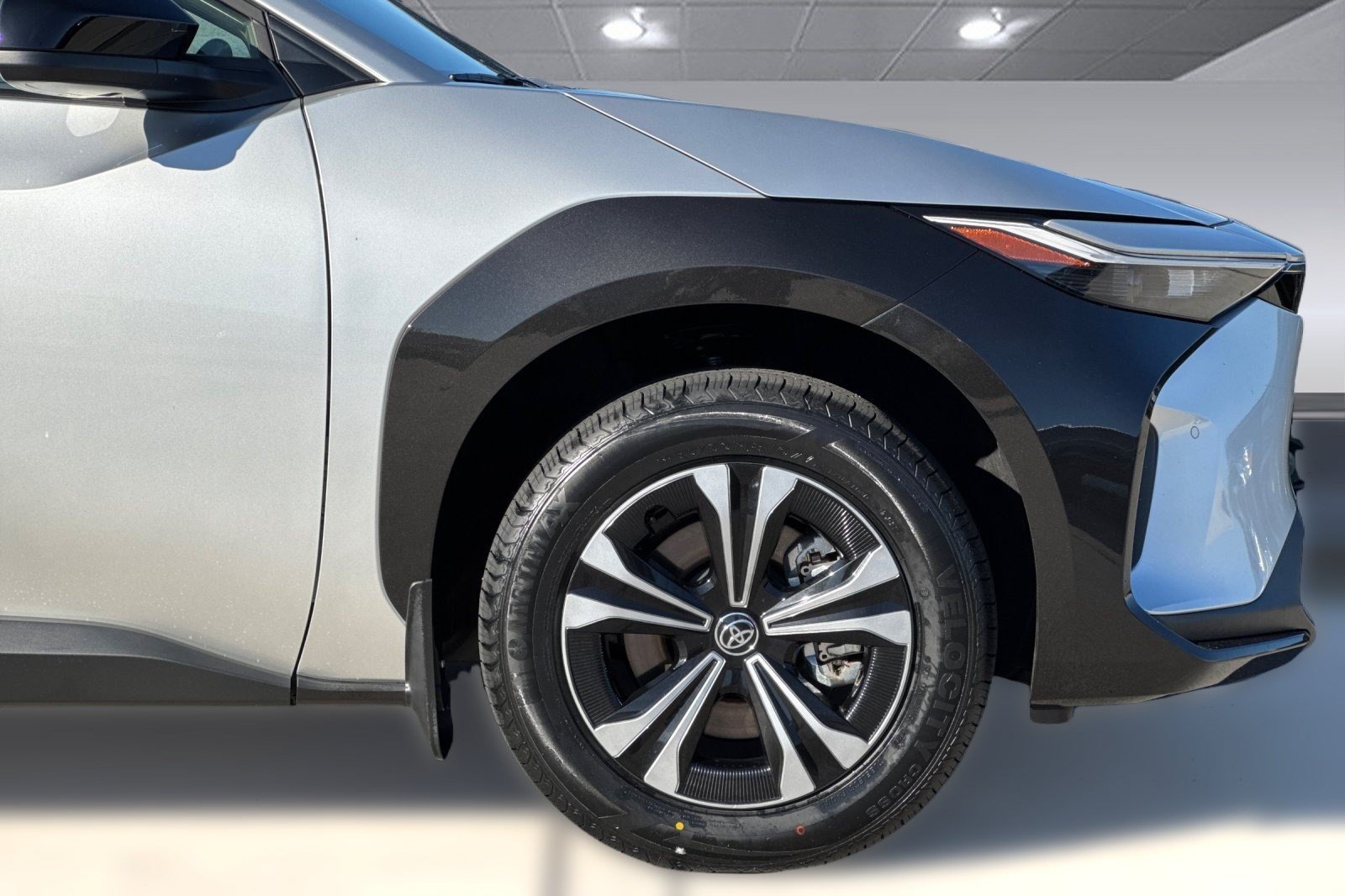Certified 2025 Toyota bZ4X AWD image 34