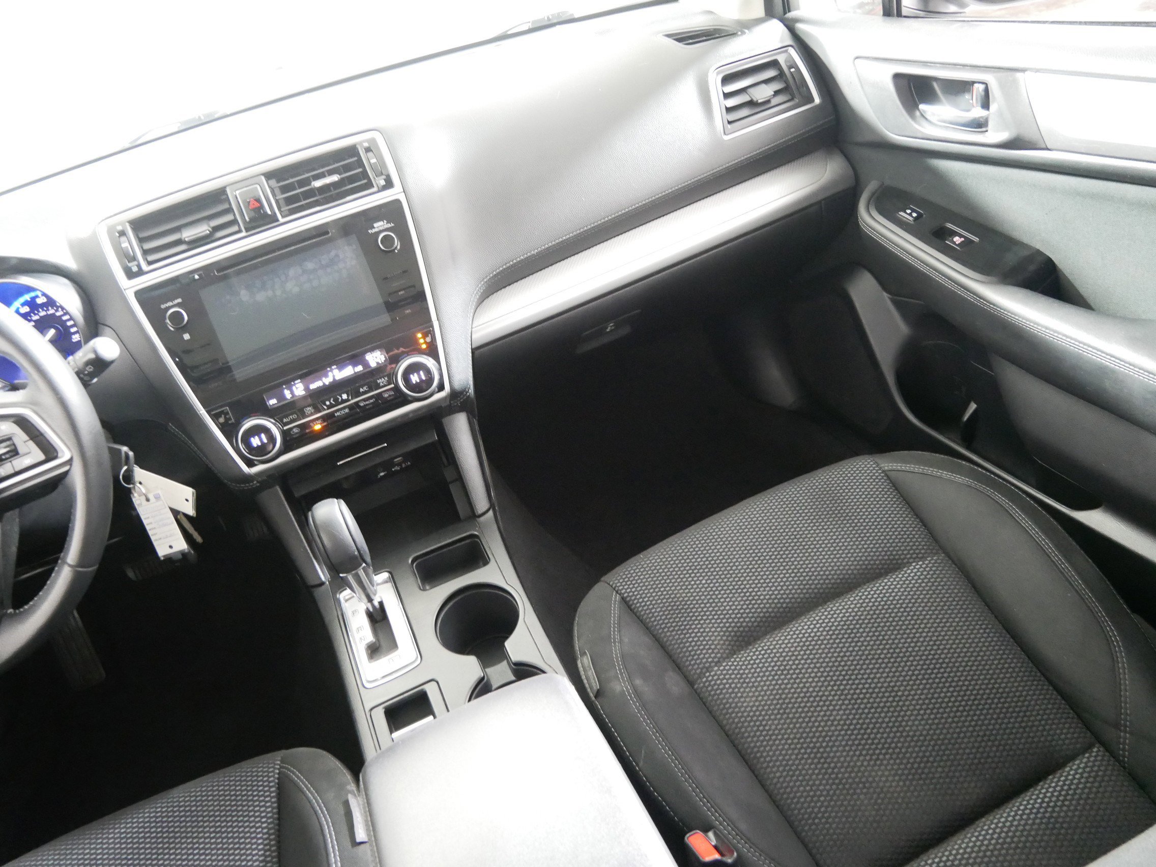 Used 2019 Subaru Outback 2.5i Premium image 11