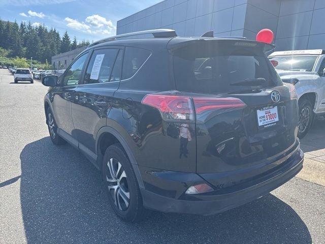 Used 2018 Toyota RAV4 LE w/ Carpet Mat Package FWD image 5