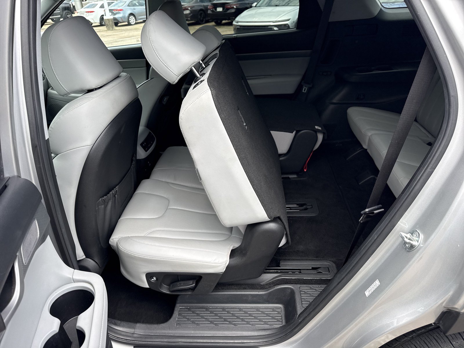 Used 2024 Hyundai Palisade SEL FWD image 15