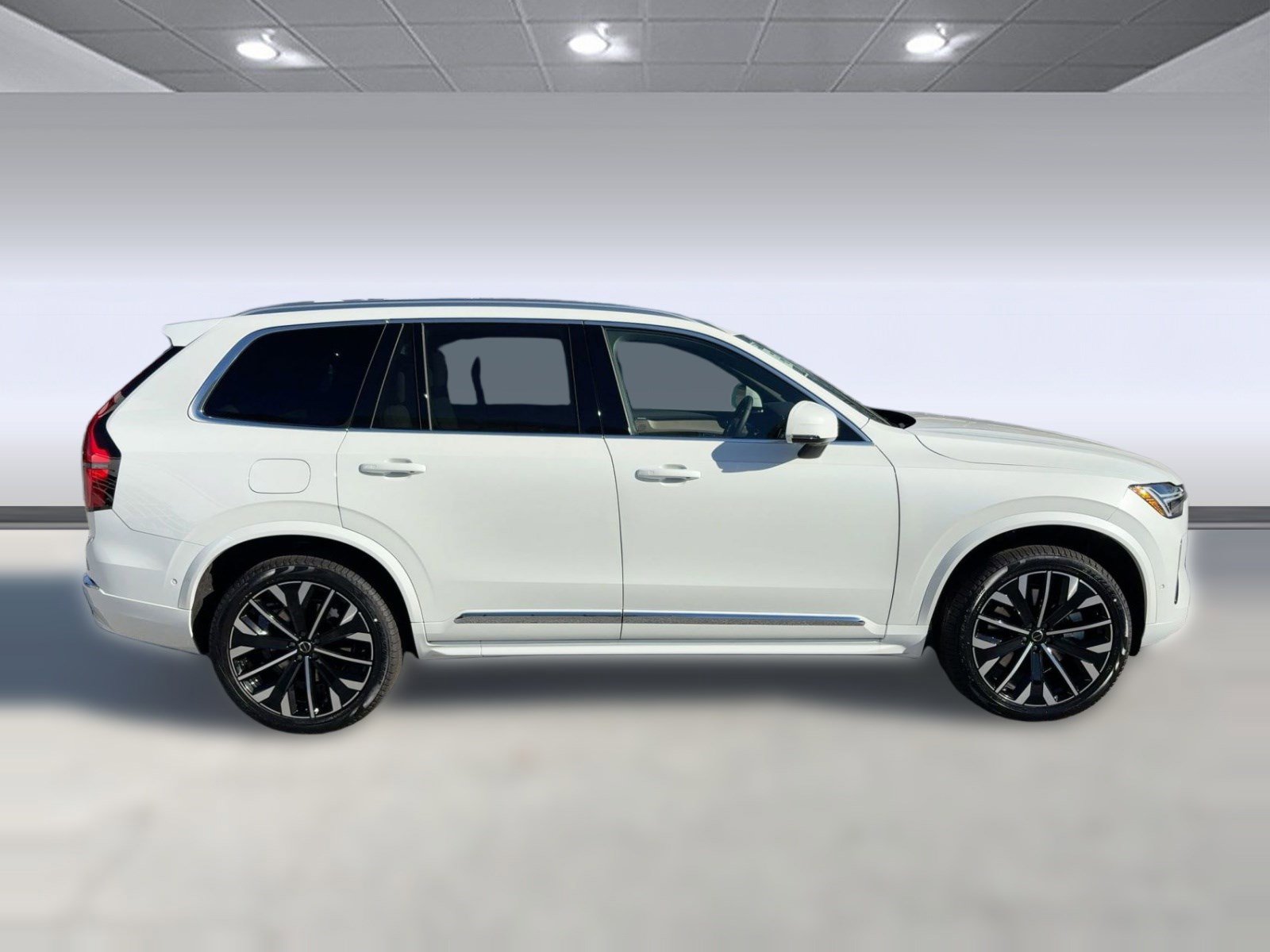 New 2026 Volvo XC90 T8 Plus w/ Protection Package image 8
