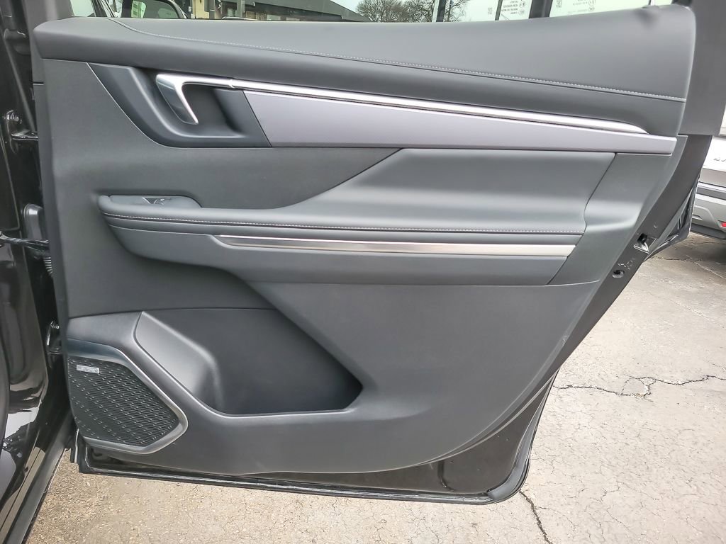 Used 2025 Buick Enclave Sport Touring image 18