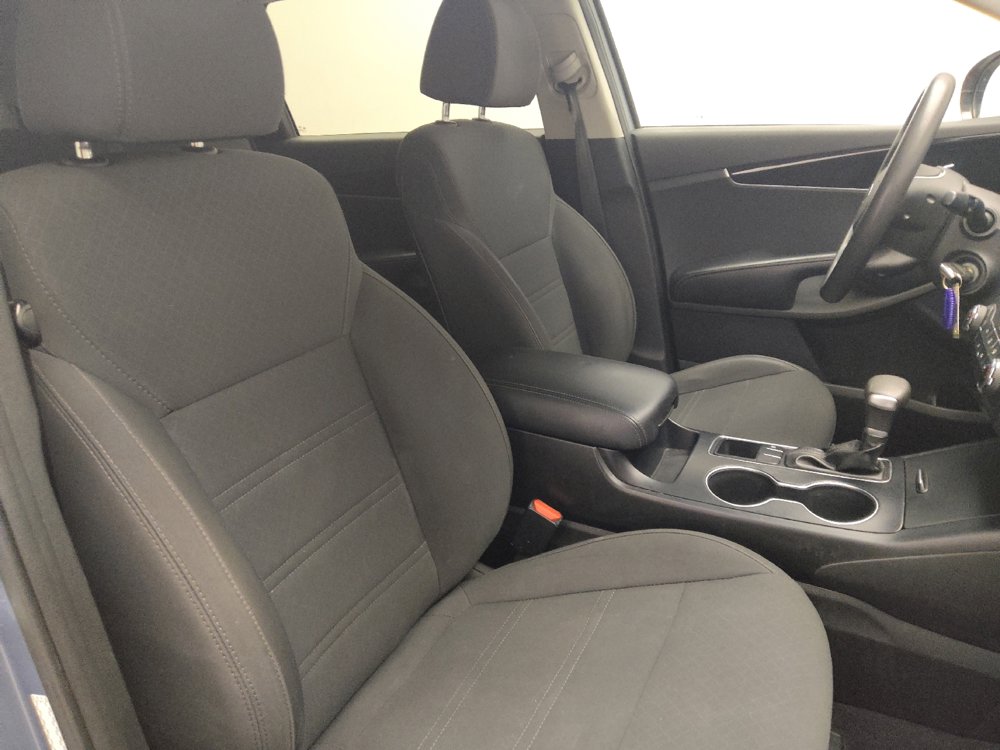 Used 2020 Kia Sorento LX image 21