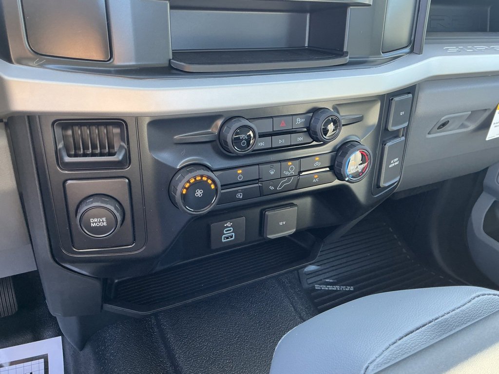 New 2026 Ford F250 XL image 32