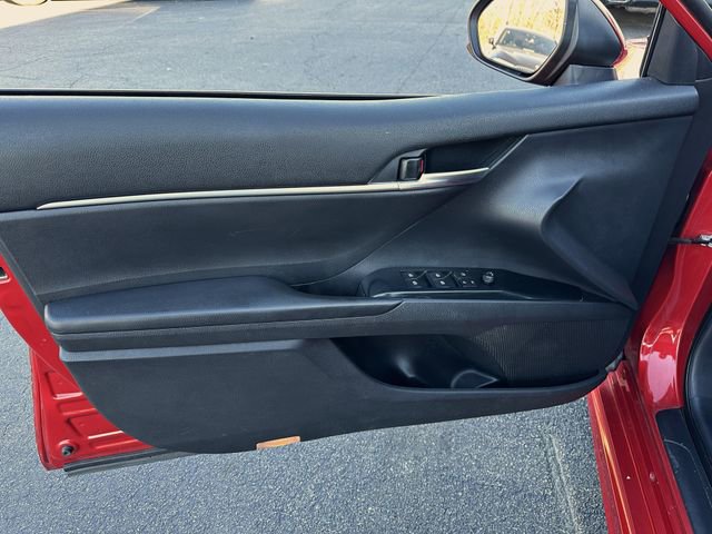 Used 2019 Toyota Camry SE image 11