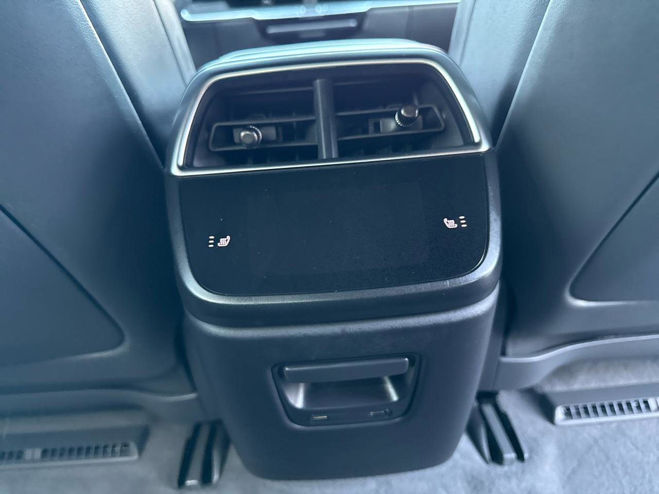 Used 2024 Lucid Air Touring image 40