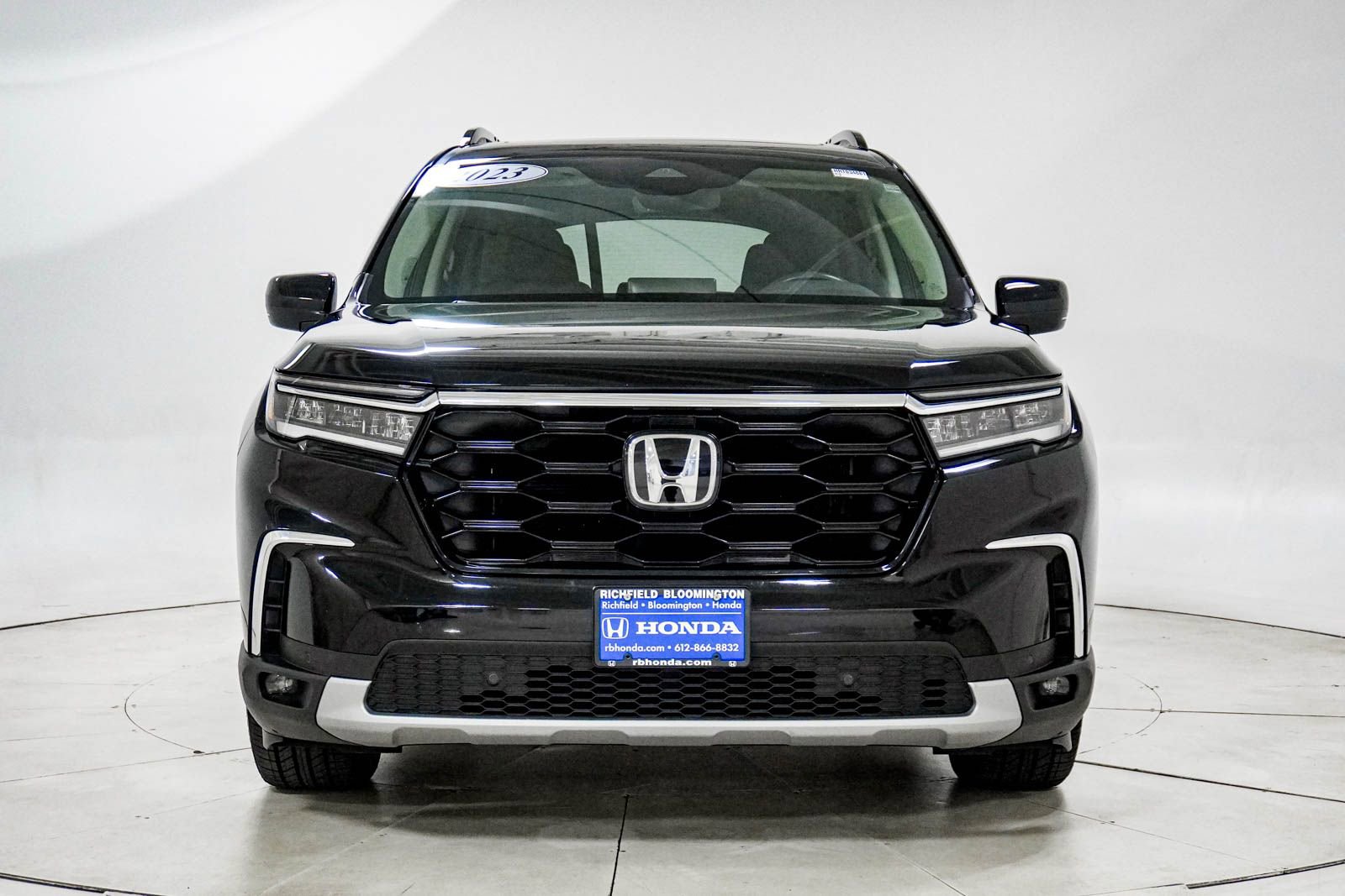 Used 2023 Honda Pilot Touring image 14