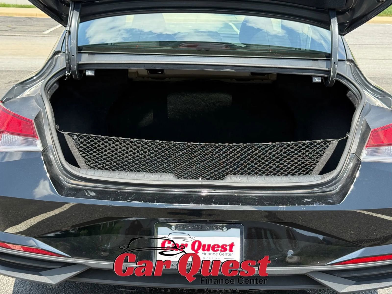 Used 2022 Hyundai Elantra SE image 13