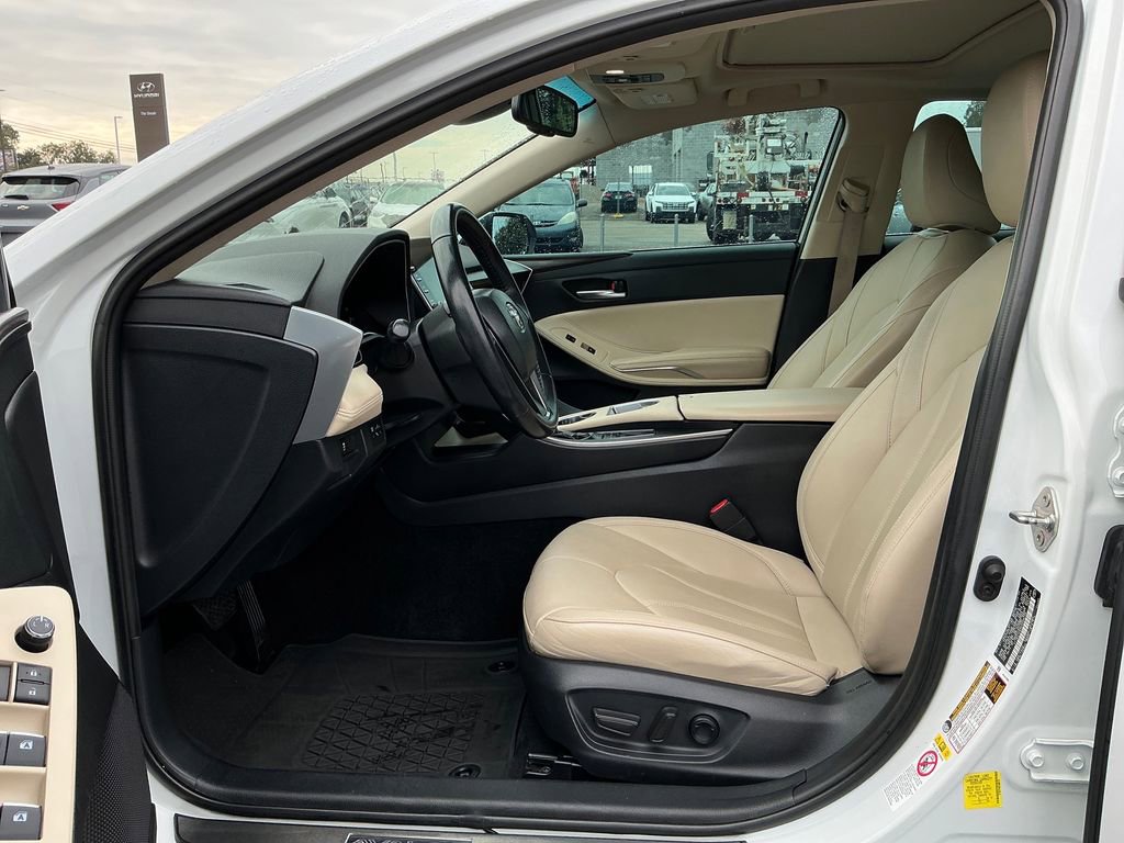 Used 2019 Toyota Avalon image 13