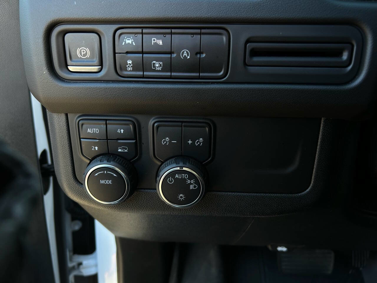 Used 2023 Chevrolet Tahoe RST image 40