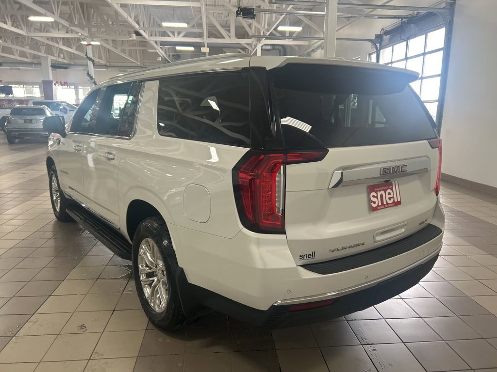 Used 2023 GMC Yukon XL SLT w/ SLT Luxury Package AWD/4WD image 3