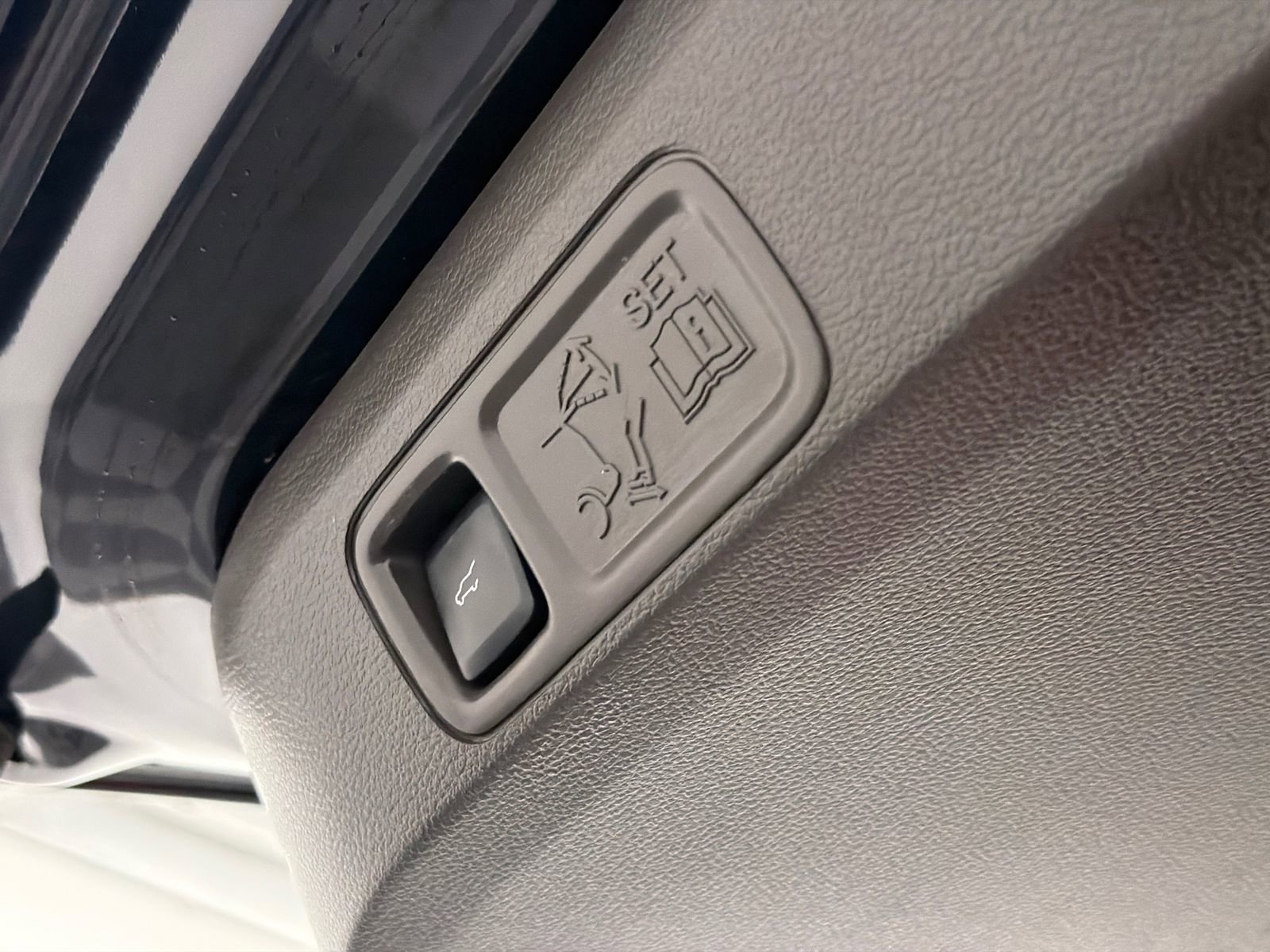 Certified 2022 Lincoln Navigator L Reserve AWD/4WD image 9