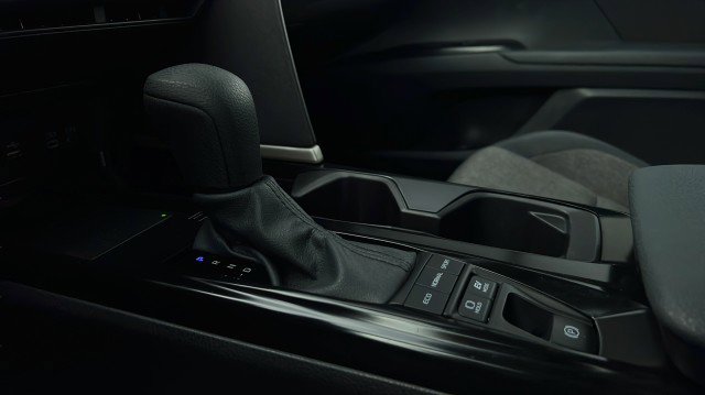 Used 2025 Toyota Camry LE image 13