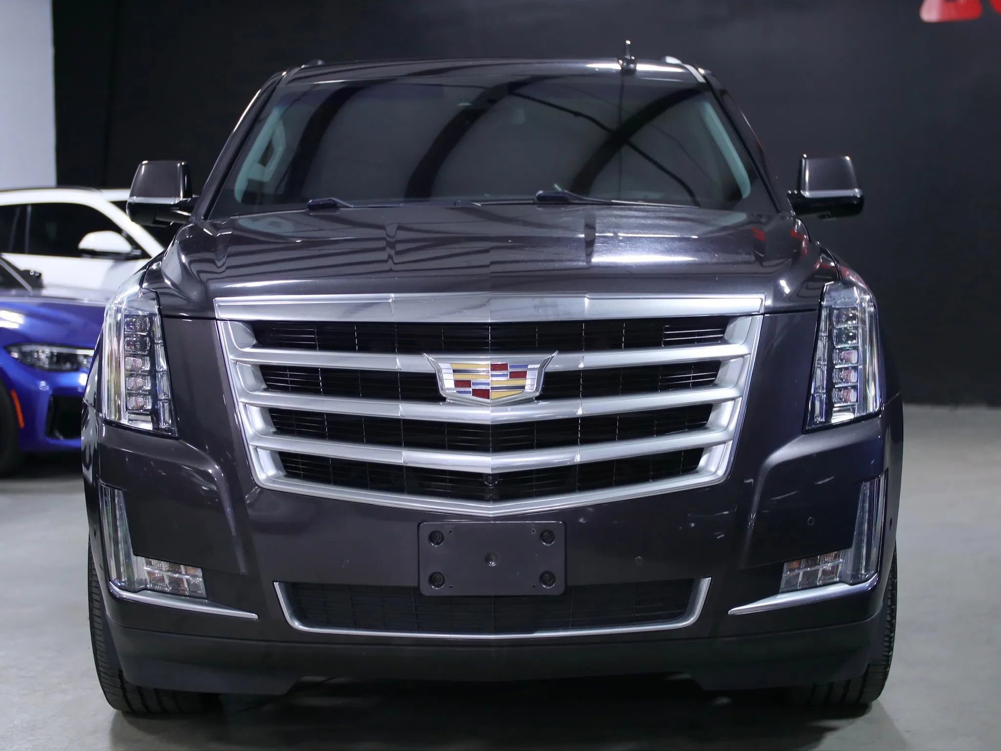 Used 2017 Cadillac Escalade Luxury image 4