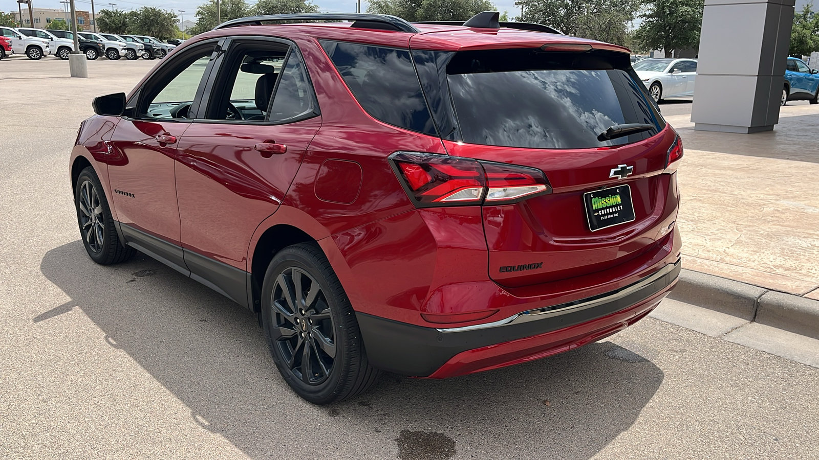 Used 2022 Chevrolet Equinox RS FWD image 6
