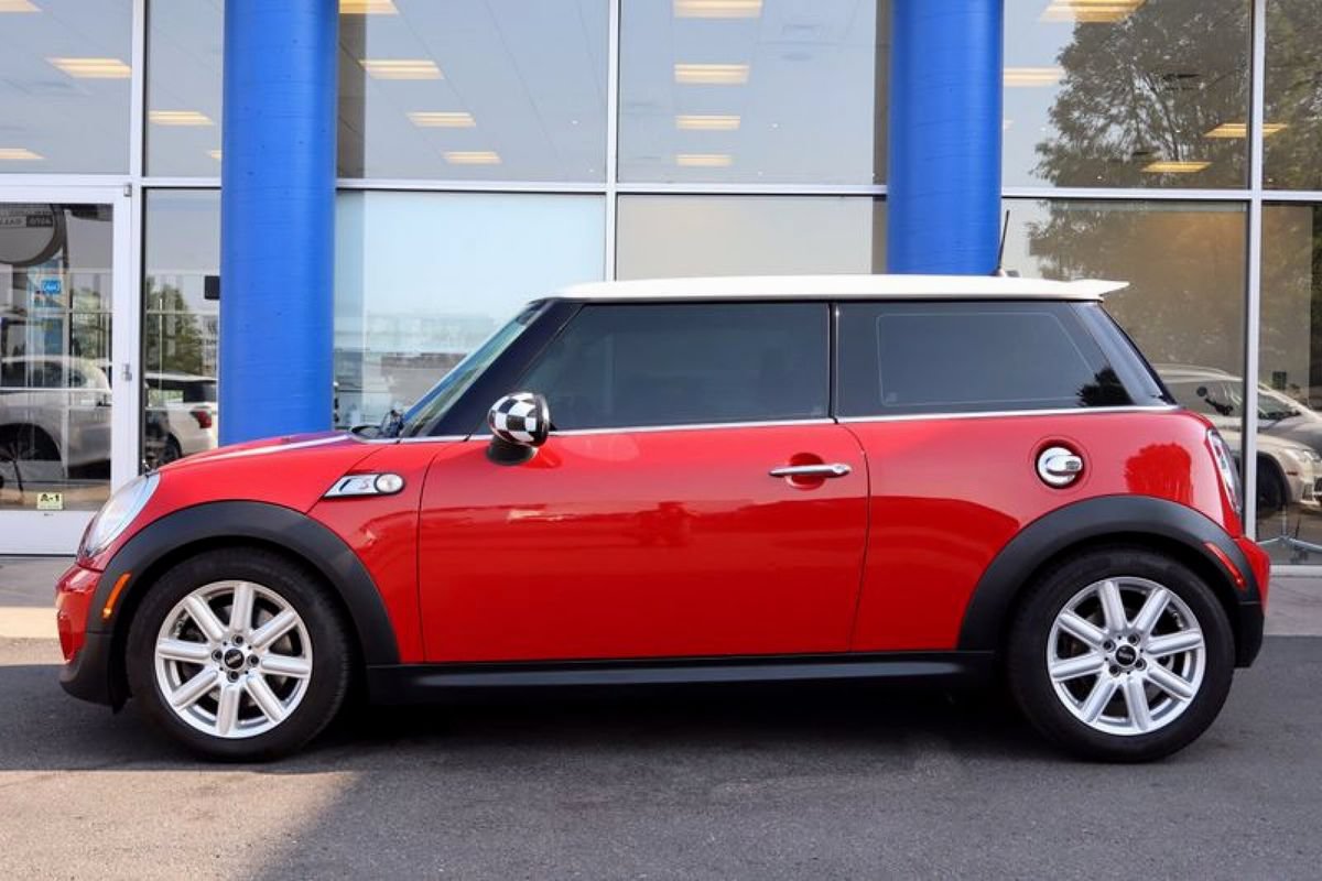 Used 2012 MINI Cooper S w/ Cold Weather Pkg FWD image 2
