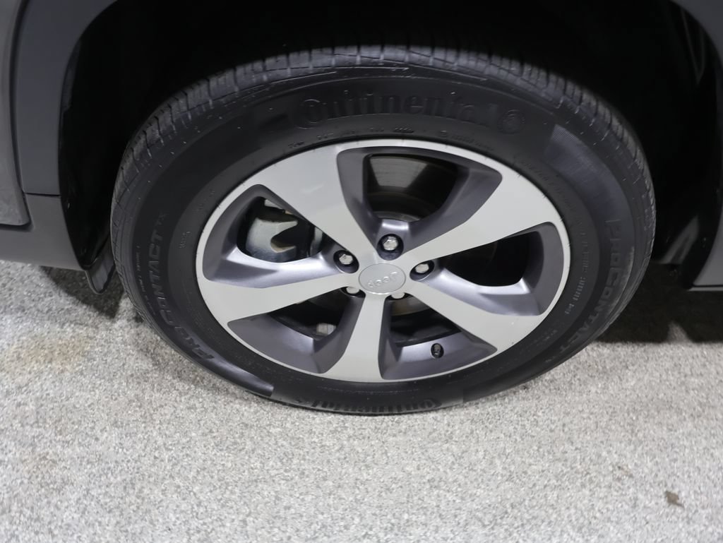 Used 2021 Jeep Cherokee Limited AWD/4WD image 8