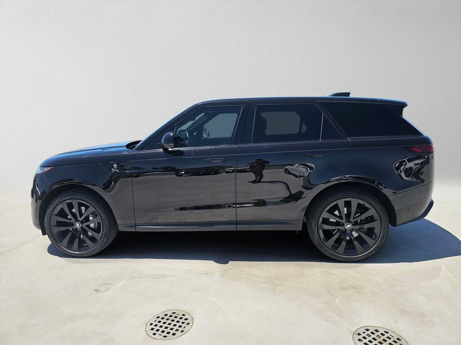 Used 2024 Land Rover Range Rover Sport SE AWD/4WD image 6
