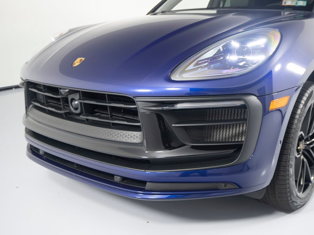 Certified 2025 Porsche Macan GTS AWD/4WD image 40