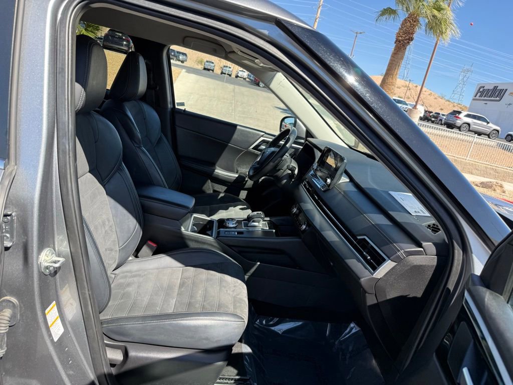 Used 2024 Mitsubishi Outlander SE AWD/4WD image 12