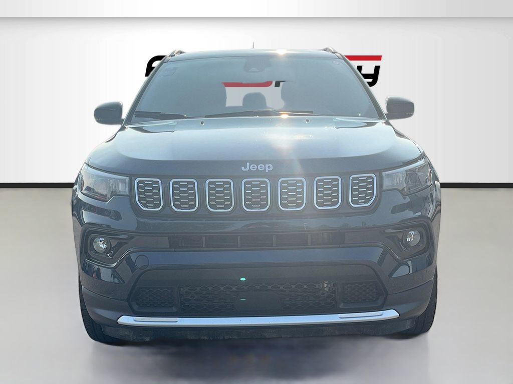 Used 2024 Jeep Compass Limited image 2