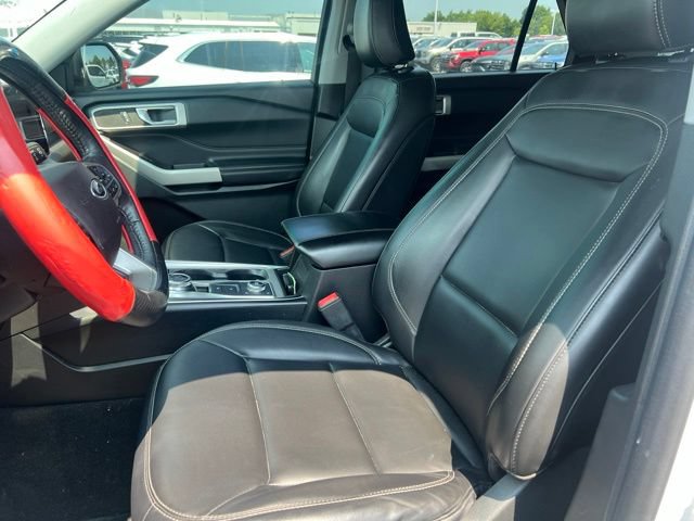 Used 2021 Ford Explorer XLT w/ Equipment Group 202A AWD/4WD image 21
