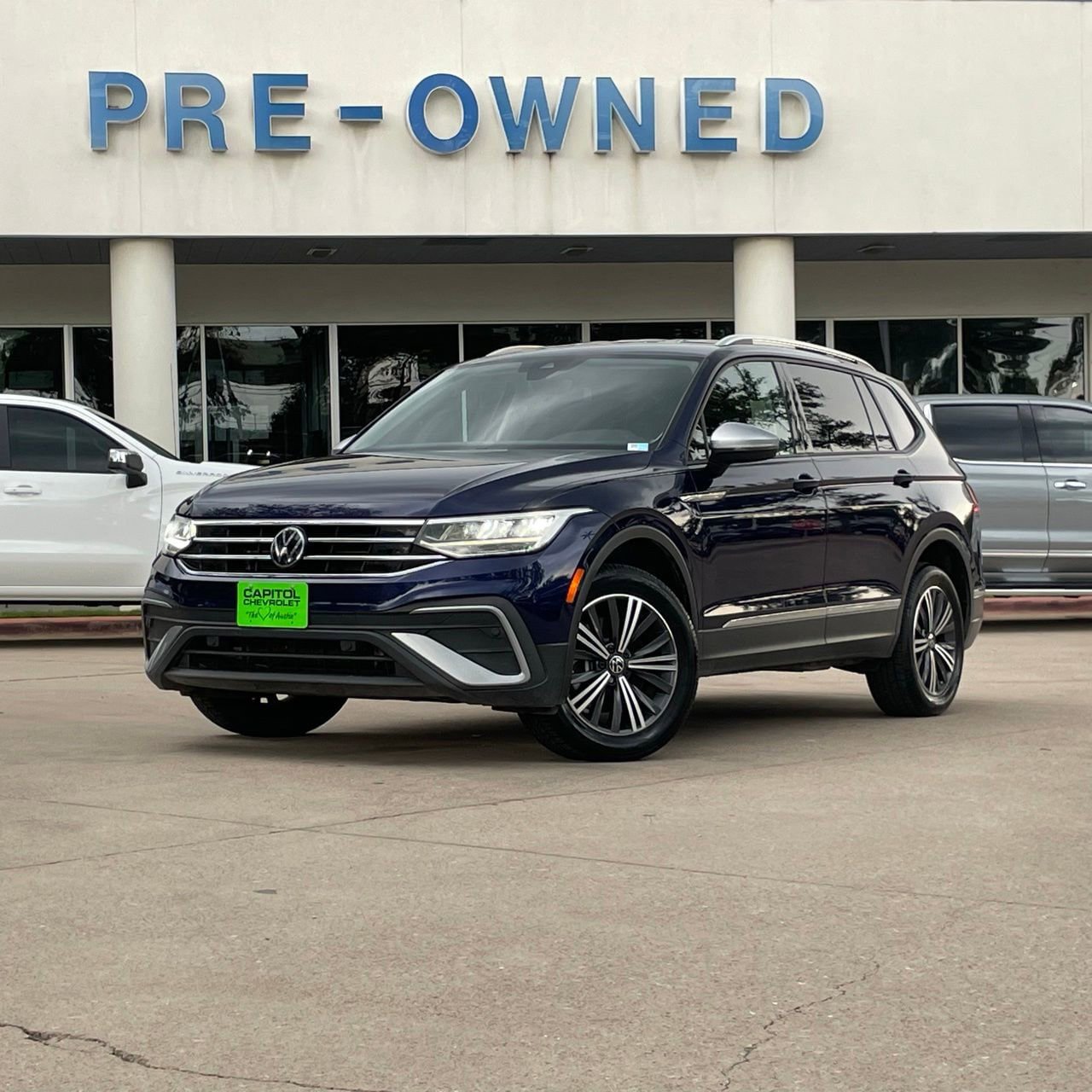 Used 2024 Volkswagen Tiguan Wolfsburg Edition AWD/4WD image 2