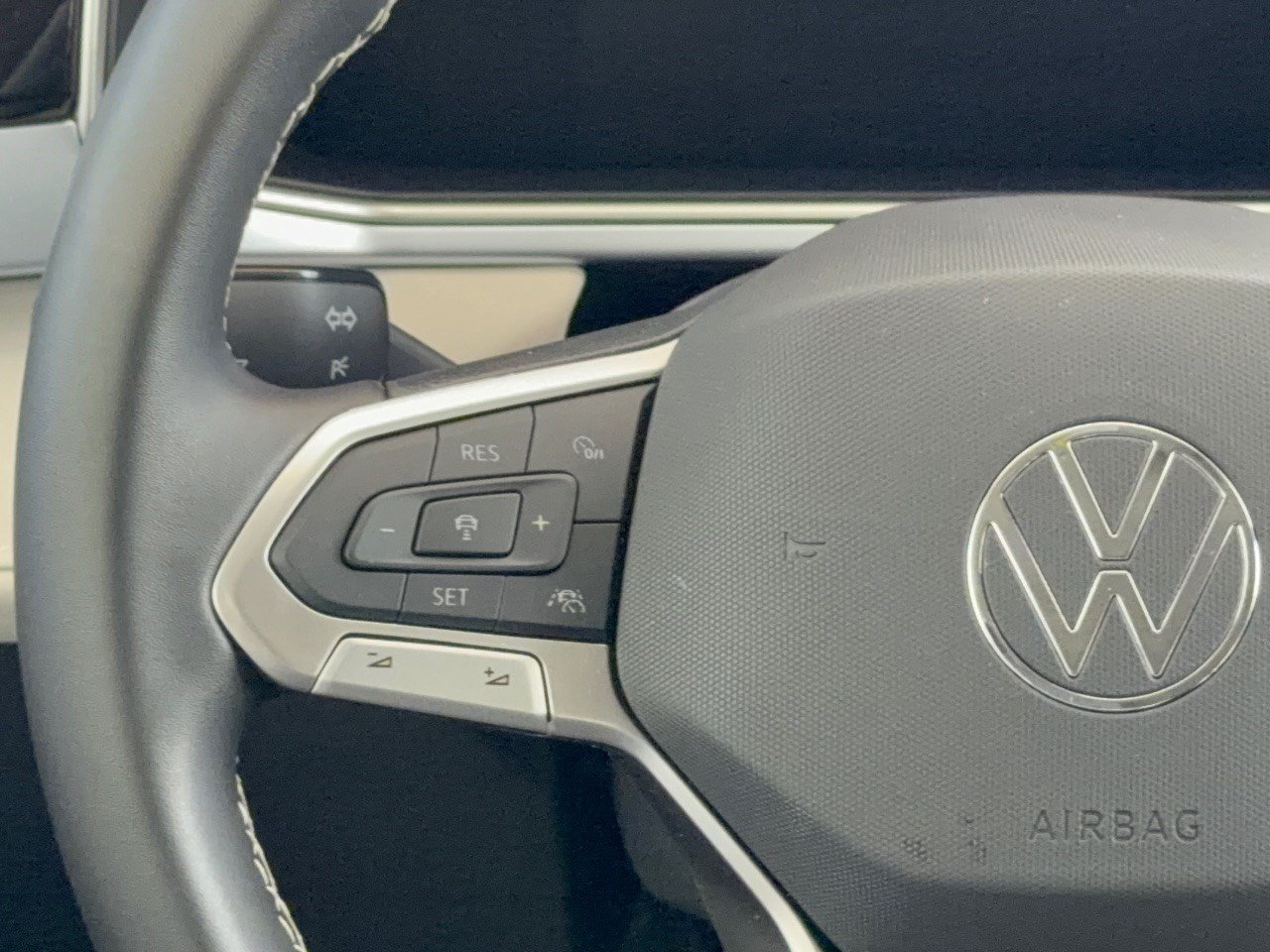 Certified 2026 Volkswagen Taos SE FWD image 18