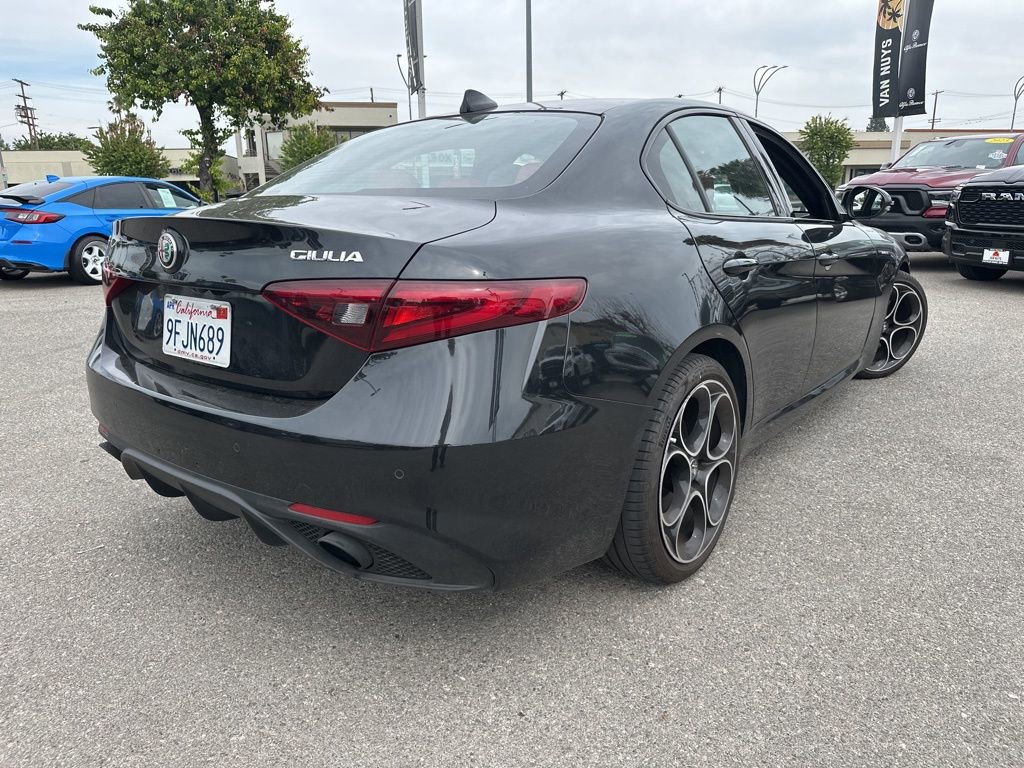 Used 2023 Alfa Romeo Giulia Veloce image 5
