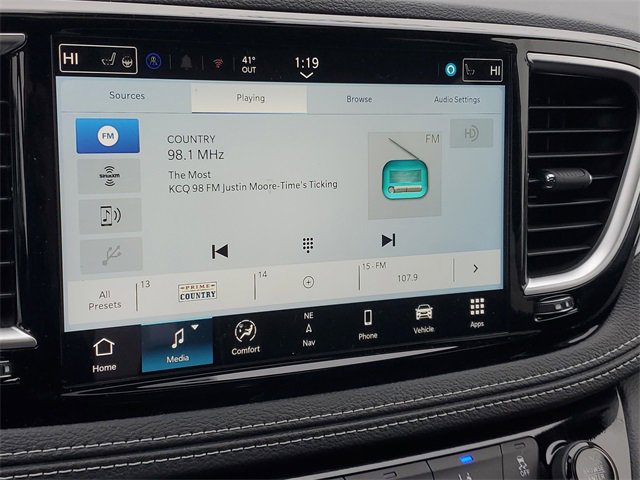 New 2026 Chrysler Pacifica Limited w/ Trailer Tow Group image 25