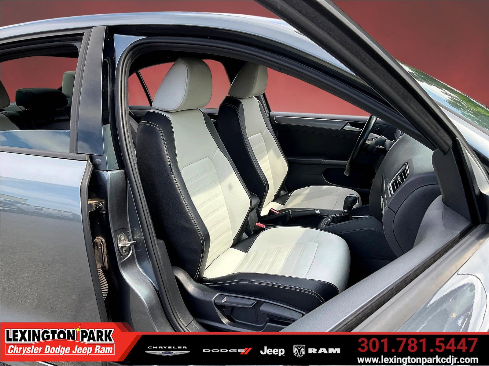Used 2017 Volkswagen Jetta Sport FWD image 28