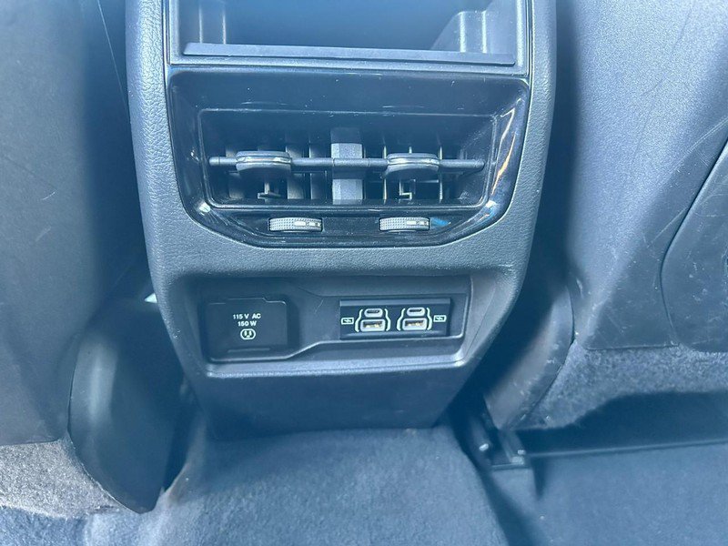 Used 2024 Jeep Grand Cherokee Altitude AWD/4WD image 11