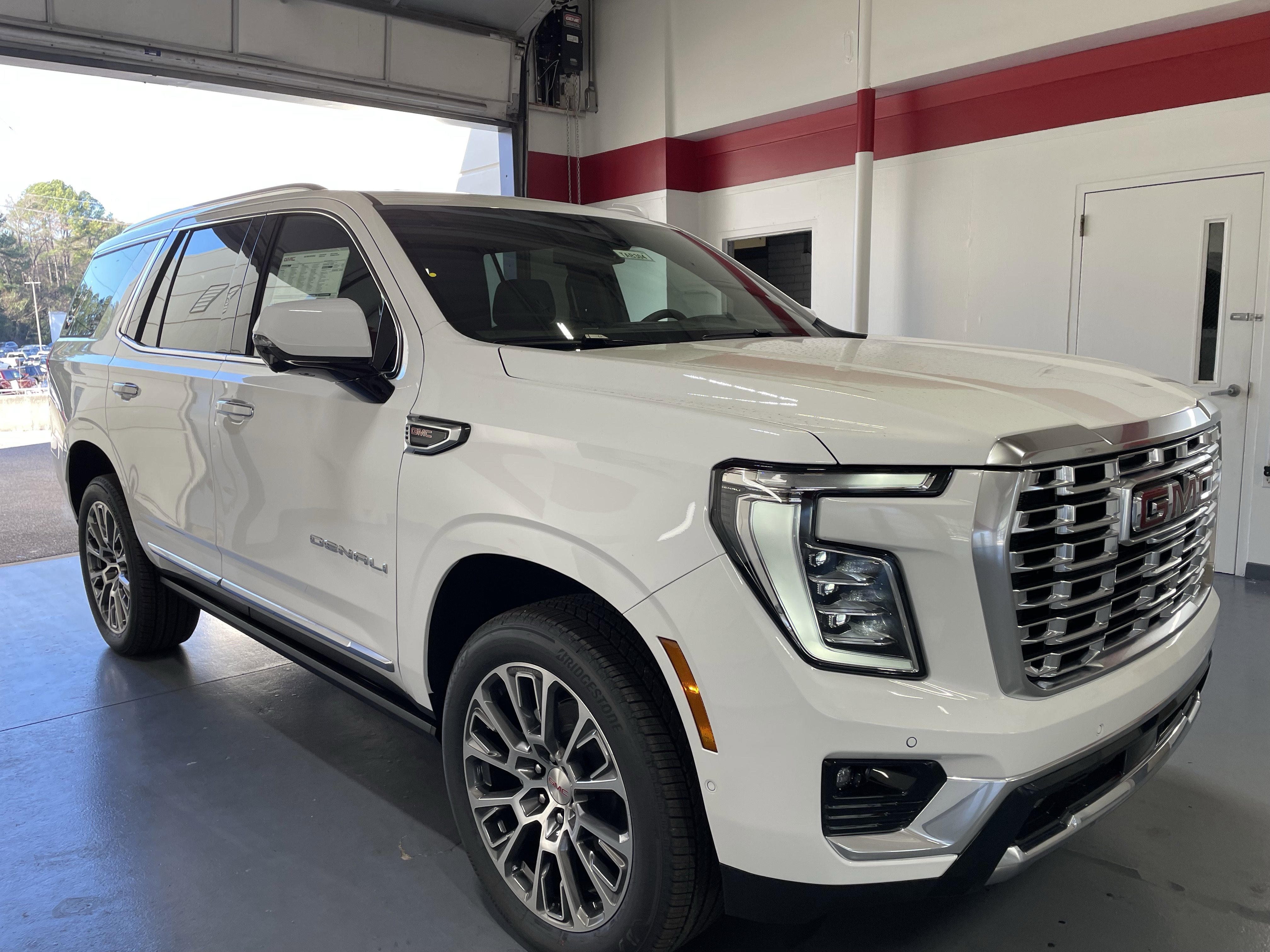 New 2026 GMC Yukon Denali w/ Sun & Power Step Package image 3